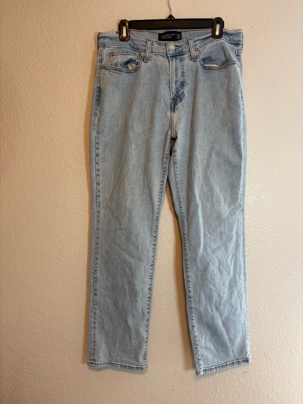 Abercrombie & Fitch Signature Stretch Athletic Straight 32x30 Light Wash